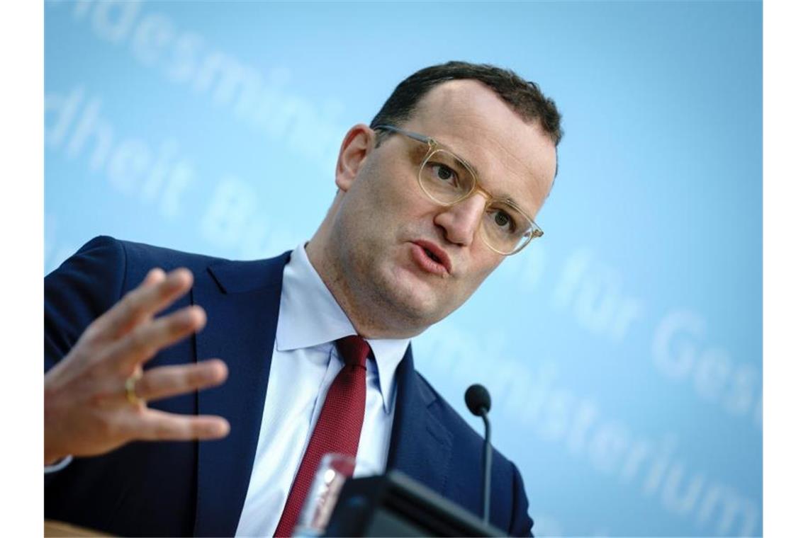 Kritik an Spahns Impfziel für Jugendliche Bundesgesundheitsminister Jens Spahn (CDU) bei einer Pressekonferenz. Foto: Kay Nietfeld/dpa