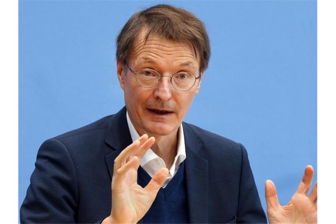 Lauterbach mahnt trotz Lockerungen zu Vorsicht Bundesgesundheitsminister Karl Lauterbach (SPD). Foto: Wolfgang Kumm/dpa