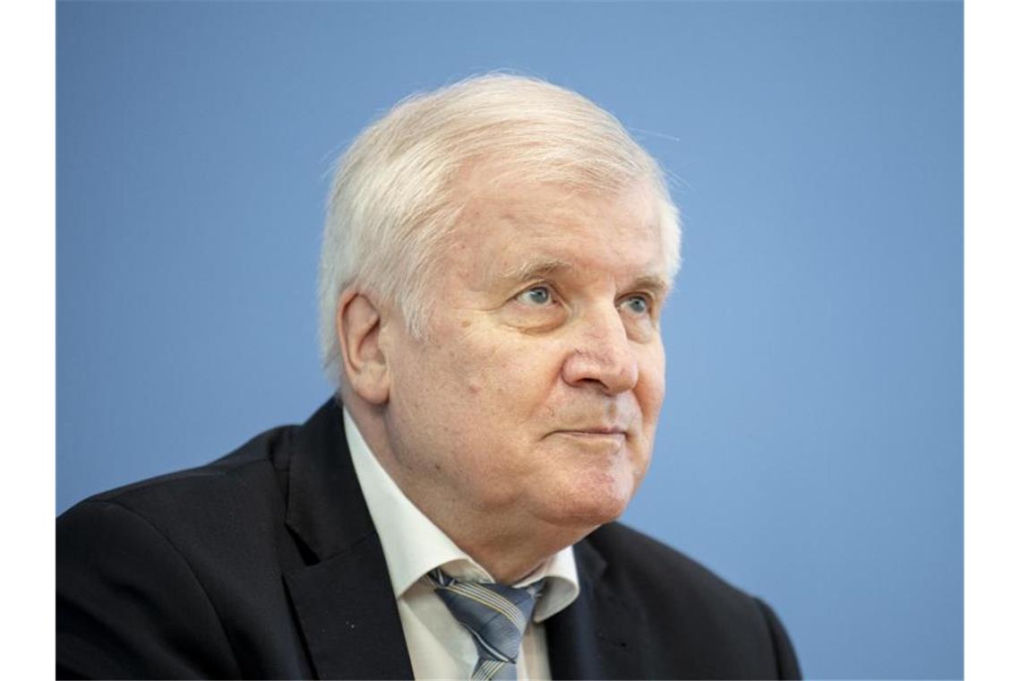Weniger Kriminalität - Schlechte Zeiten für Einbrecher Bundesinnenminister Horst Seehofer. Foto: Fabian Sommer/dpa