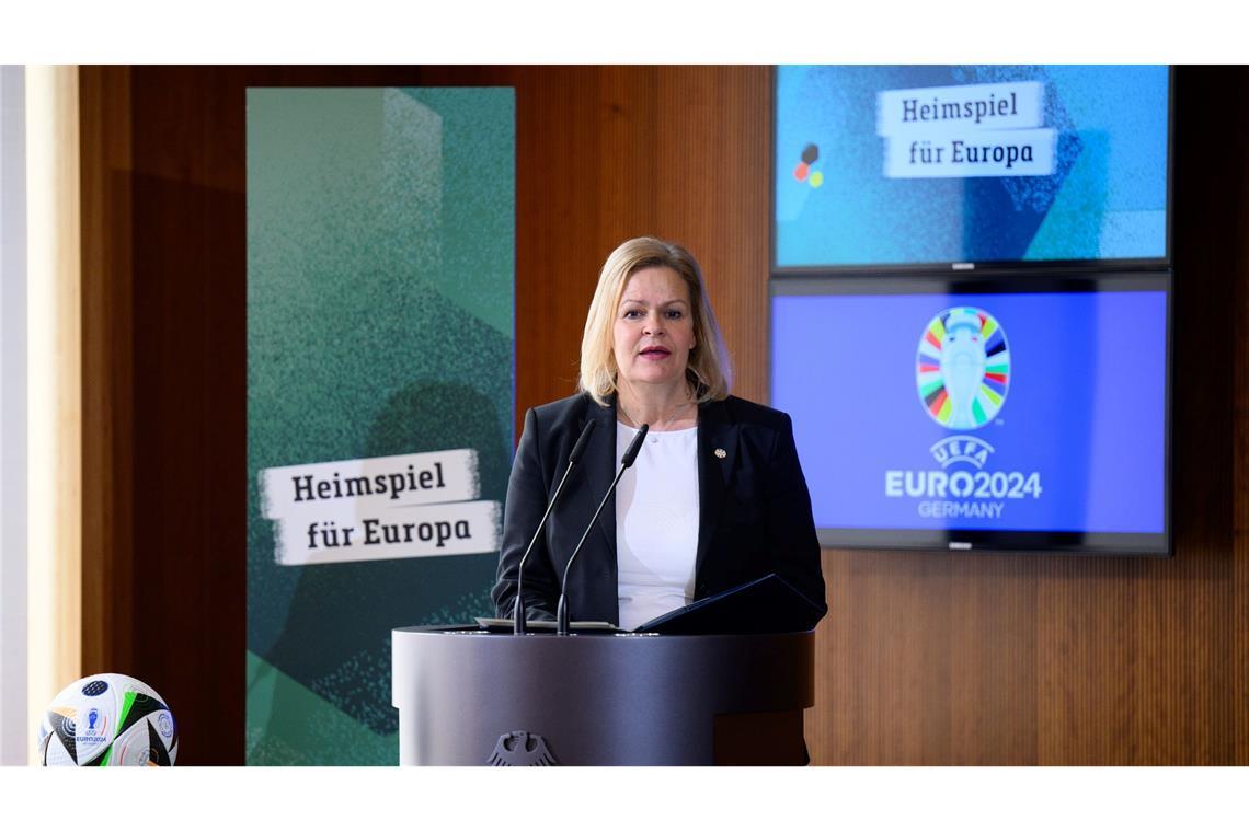 Bundesinnenministerin Nancy Faeser hat Grenzkontrollen während der EM im Sommer angekündigt.