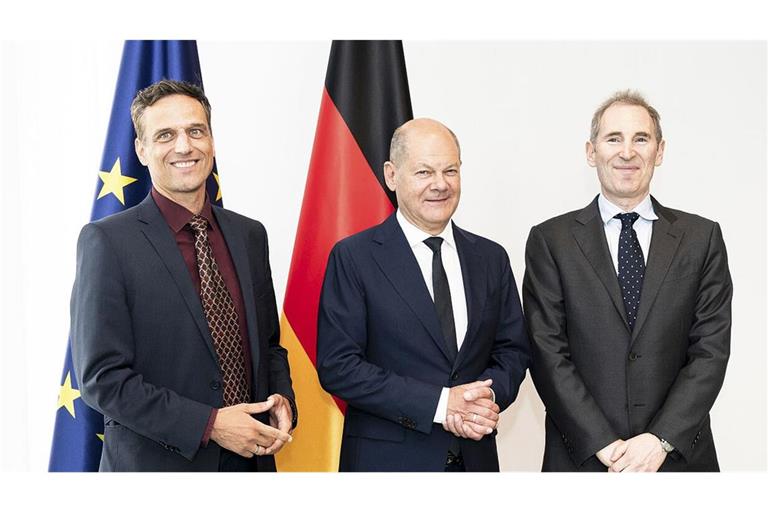 Bundeskanzler Olaf Scholz begrüßte Amazon CEO Andy Jassy und Country Manager Amazon.de Rocco Bräuniger im Kanzleramt.