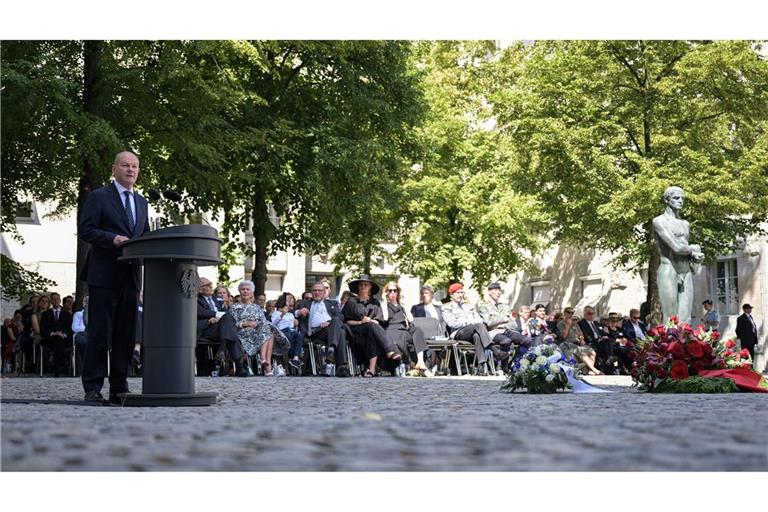 Bundeskanzler Olaf Scholz machte deutlich, dass vom Widerstand bleibe, nicht vor der Geschichte zu resignieren.