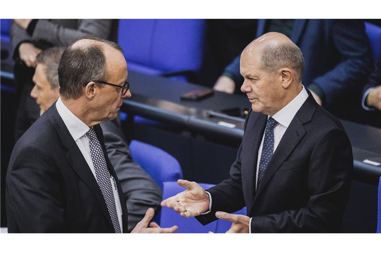 Bundeskanzler Olaf Scholz (SPD) und sein Herausforderer, Unionsfraktionschef Friedrich Merz (CDU), treffen an zwei Sonntagen aufeinander. (Archivbild)