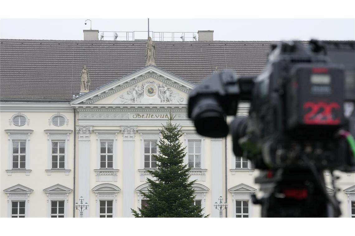 Bundespräsident Steinmeier hat die Auflösung des Bundestags bekannt gegeben.