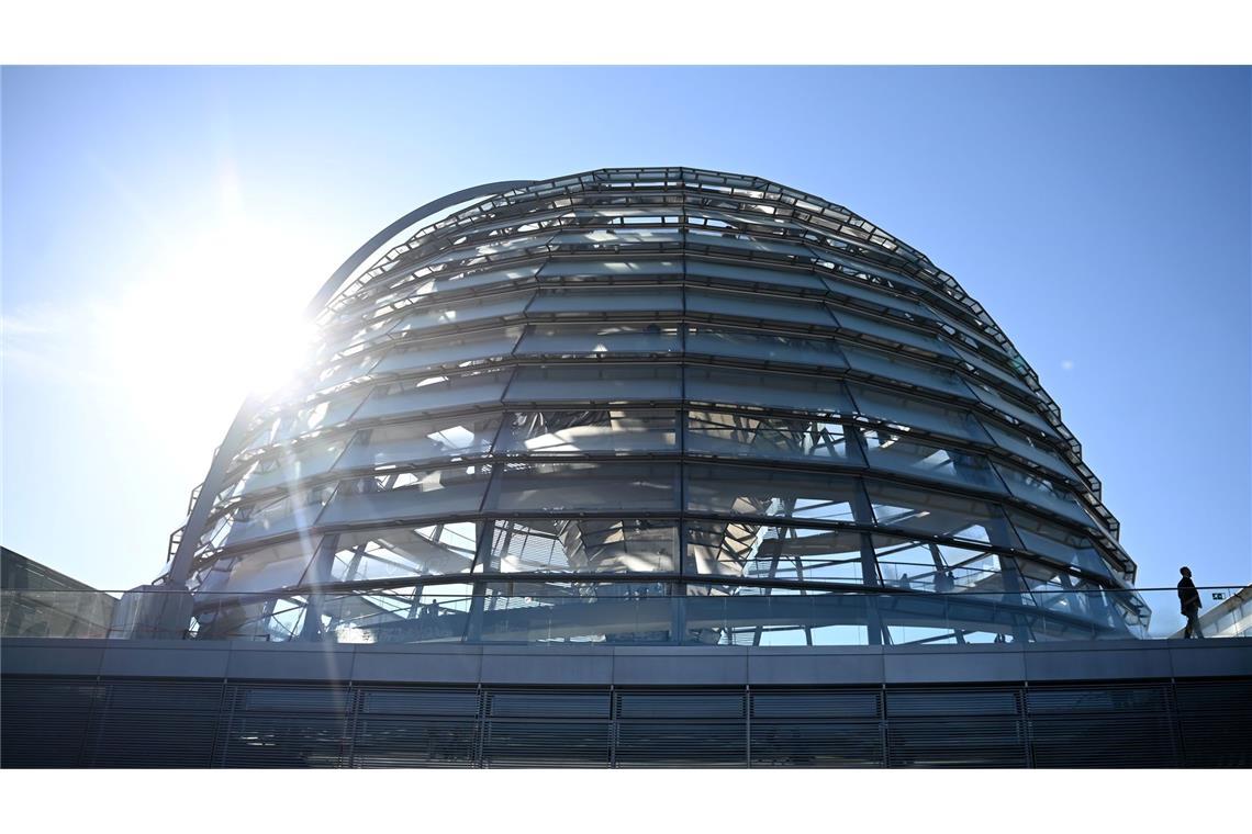 Bundestag mit der gläsernen Kuppel als Wahrzeichen. (Archivbild)