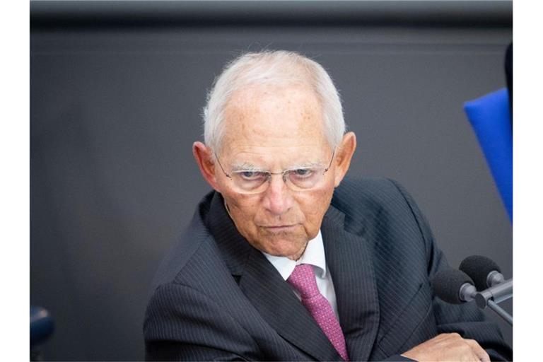 Bundestagspräsident Wolfgang Schäuble (CDU) nimmt an einer Bundestagssitzung teil. Foto: Kay Nietfeld/dpa/Archivbild