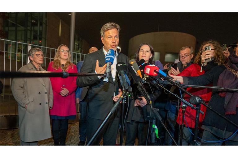 Bundeswirtschaftsminister Robert Habeck (Grüne) nach der Ankündigung des Bundeskanzlers.