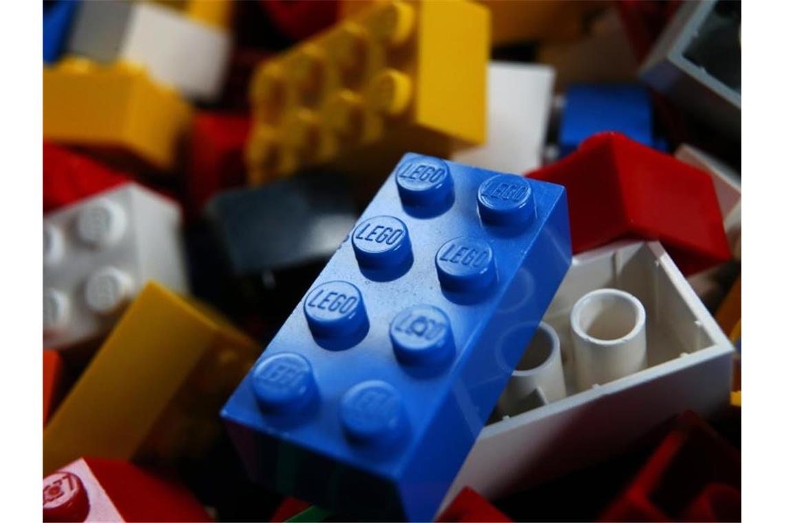 Lego wächst in Corona-Krise - Highlight: Krankenhaus Bunte Lego-Steine. Foto: Karl-Josef Hildenbrand/dpa