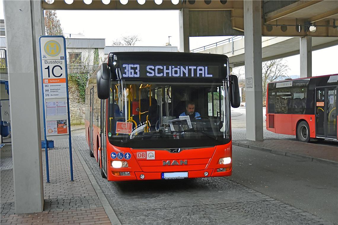 Busse verkehren im VVS-Netz zumeist zuverlässig, wohingegen es an den S-Bahnen viel Kritik gibt. Archivbild: Tobias Sellmaier