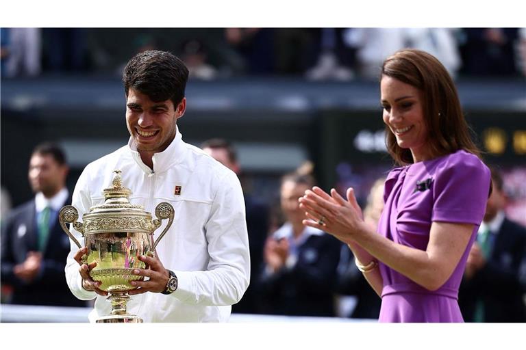 Carlos Alcaraz gewinnt in Wimbledon zum zweiten Mal.