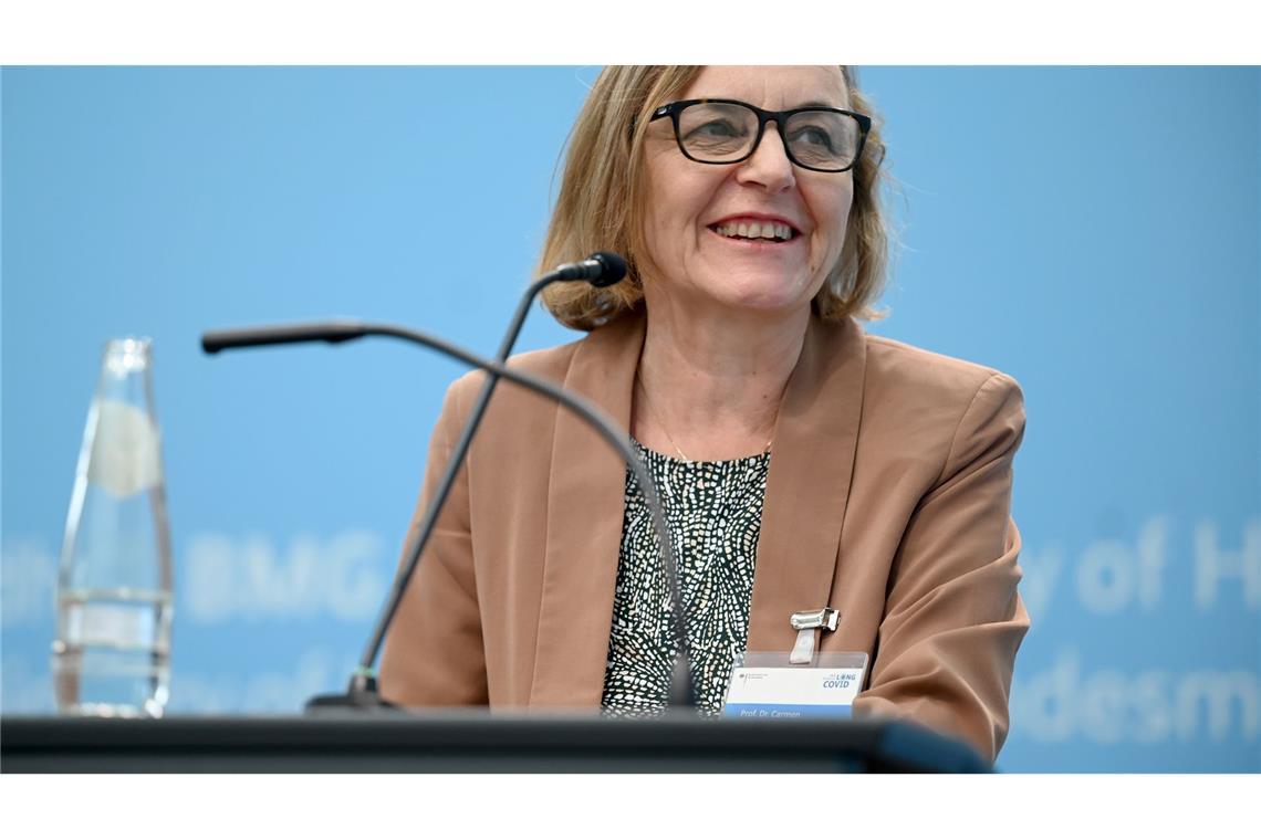 Carmen Scheibenbogen leitet das Fatigue Centrum der Berliner Charité und verweist auf erste klinische Studien zu Long-Covid-Medikamenten. (Archivbild)