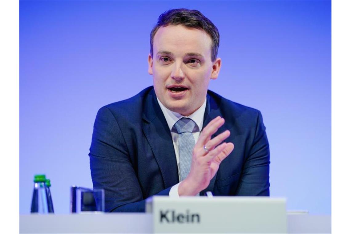 SAP kürzt seine Ziele zusammen und stürzt an der Börse ab Christian Klein, Vorstandsvorsitzender des Softwarekonzerns SAP, spricht. Foto: Uwe Anspach/dpa/Archivbild