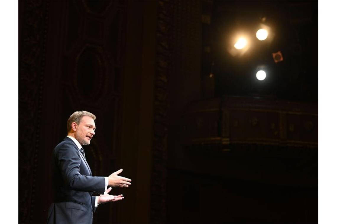 Christian Lindner, Bundesvorsitzender der FDP, spricht beim Dreikönigstreffen der Partei. Foto: Uli Deck/dpa