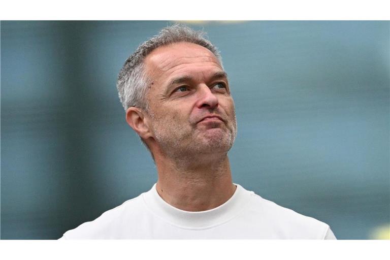 Christian Wück feiert im Wembley-Stadion gegen England sein Debüt als Trainer der deutschen Fußballerinnen.