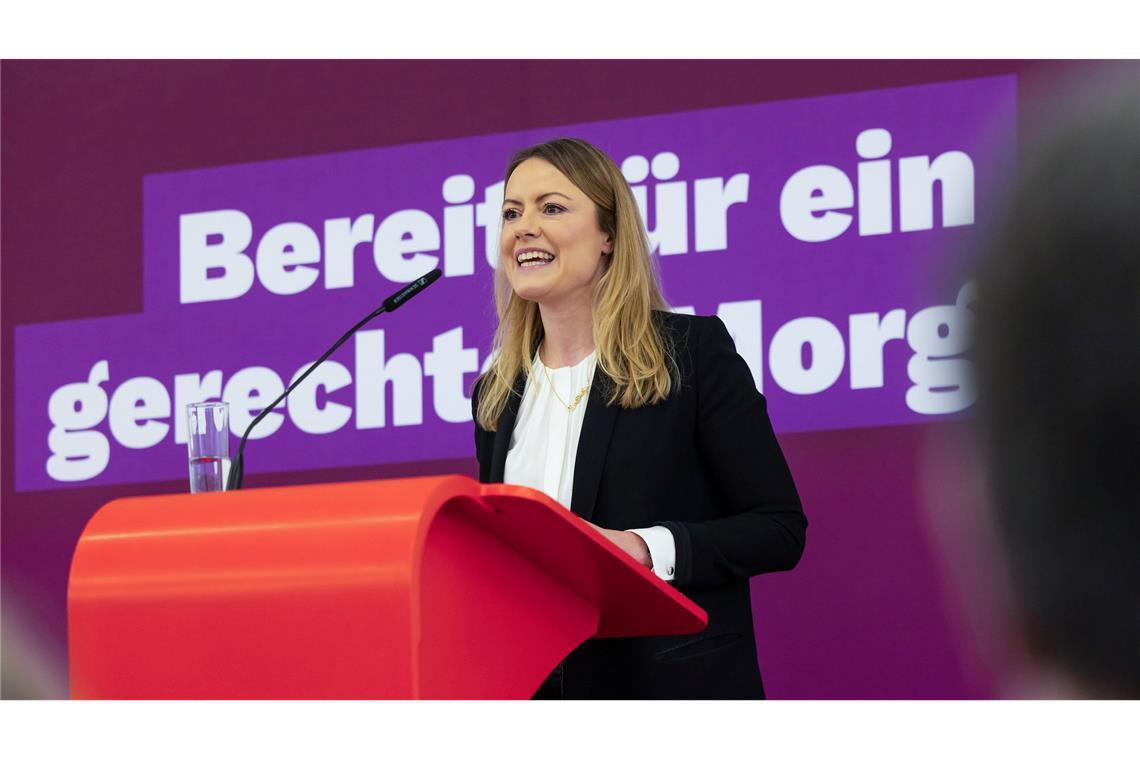 Clara Bünger, Bundestagsabgeordnete der Gruppe Die Linke, beschäftigt sich seit Jahren mit Flüchtlingspolitik.