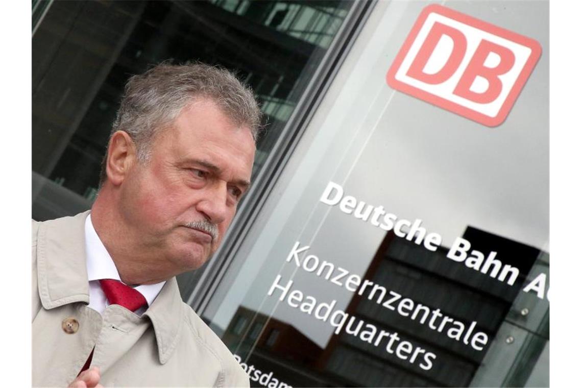 Eilantrag von Lokführergewerkschaft zurückgewiesen Claus Weselsky, Chef der GDL, droht im Tarifkonflikt mit der Bahn mit weiteren Streiks. Foto: Wolfgang Kumm/dpa