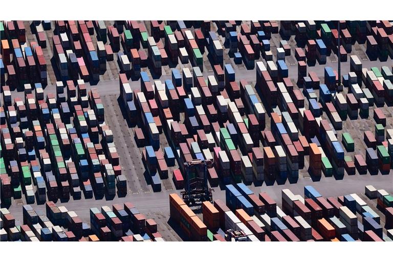 Containerterminal im Hamburger Hafen. (Archivbild)