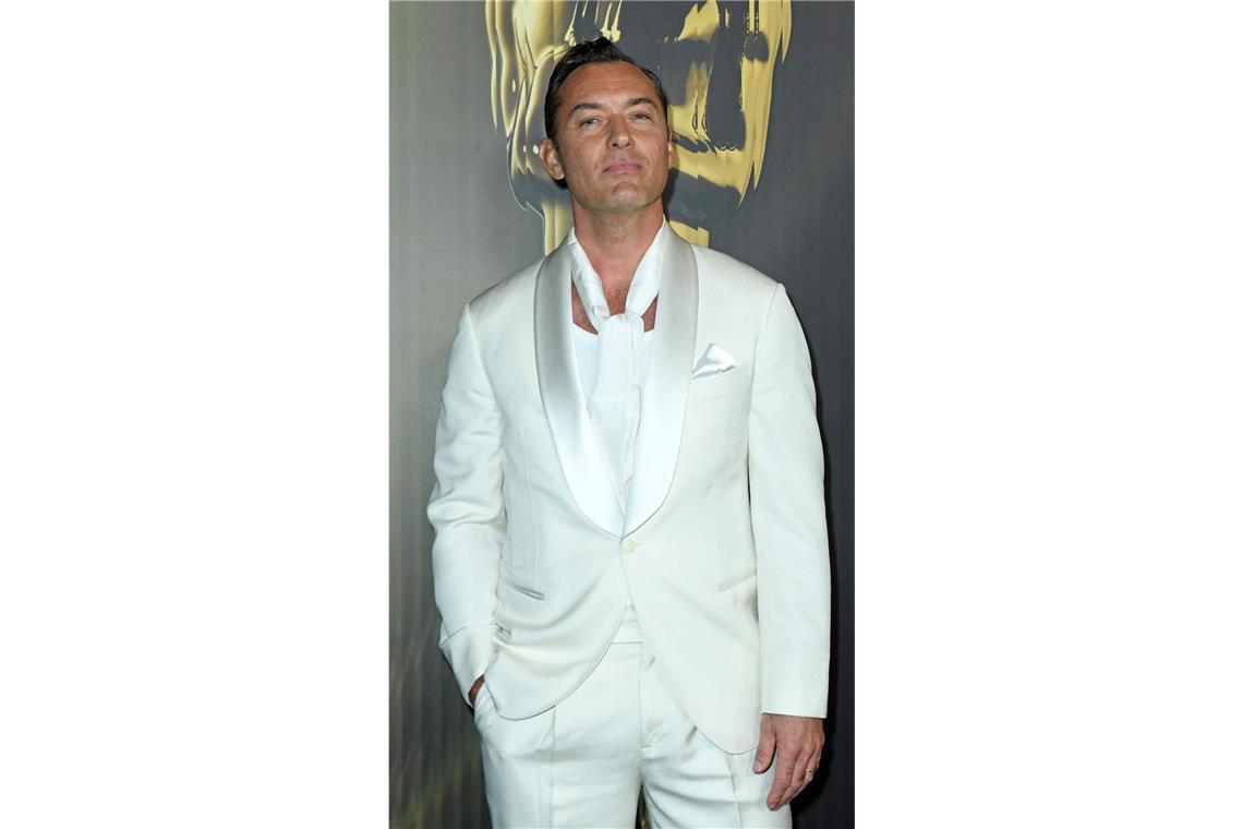 Dandy-Look in schneeweiß: Jude Law in einem besonders schicken Smoking-Exemplar.