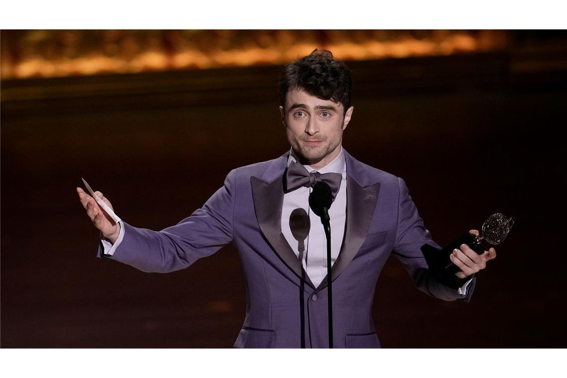 Daniel Radcliffe nimmt in New York seinen Tony Award entgegen.