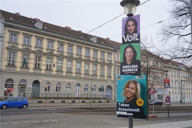 Darf man die Plakate einfach abhängen?