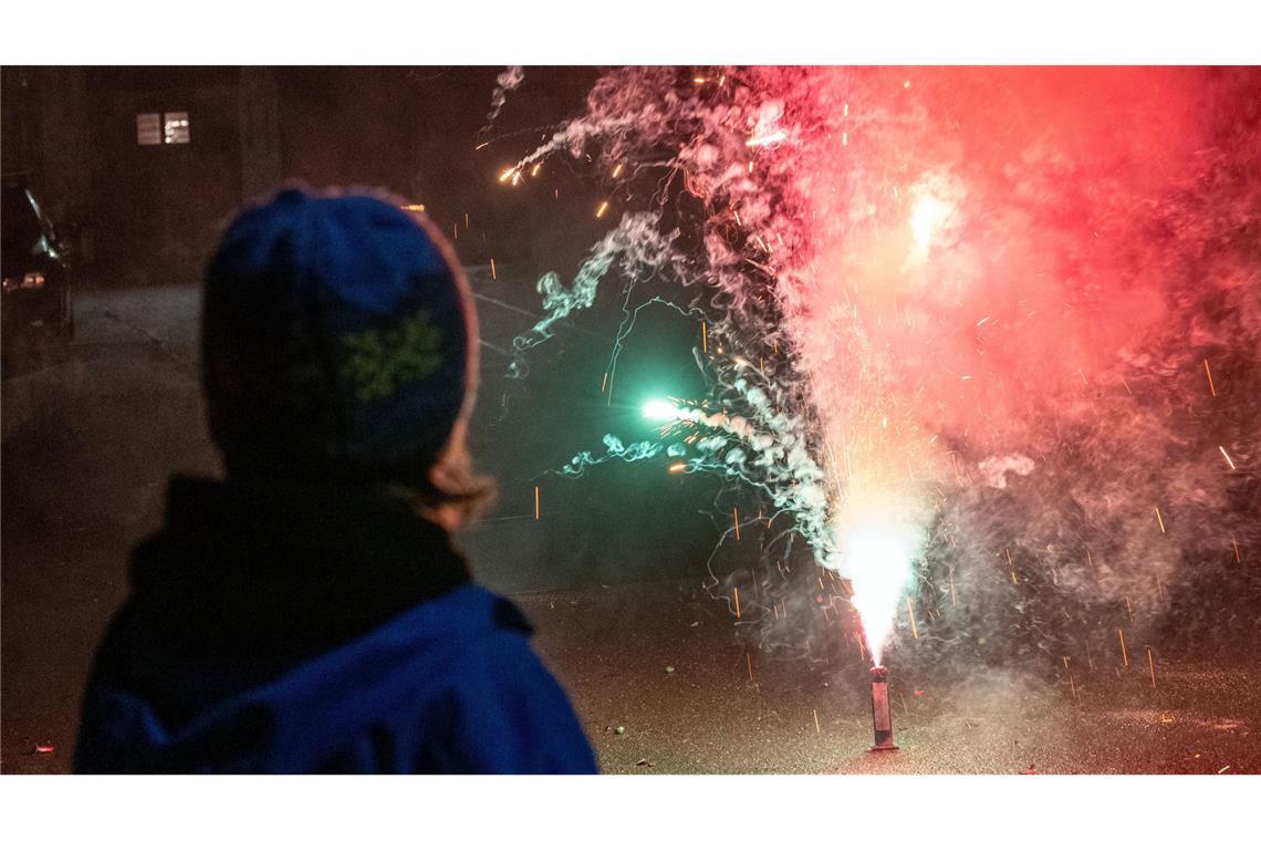 Das Böllern an Silvester kann gefährlich werden. (Symbolbild)