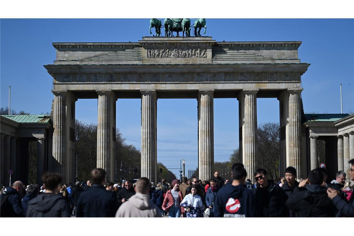 Das Brandenburger Tor gehört zu den Sehenswürdigkeiten der deutschen Hauptstadt. (Archivbild)