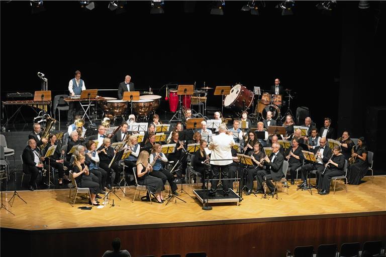 Das Caprice Wind Orchestra aus Chelmsford ist zu Besuch – die Städtepartnerschaft spielt beim Konzert mit dem Städtischen Blasorchester eine große Rolle. Fotos: Alexander Becher