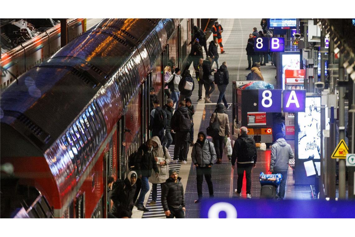 Deutschlandticket soll auch nach 2025 bleiben Das Deutschlandticket soll auch künftig erhalten bleiben. (Archivbild)