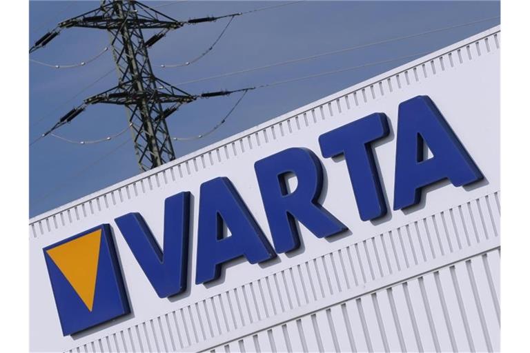 Das Firmenlogo des Batterieherstellers „Varta“. Foto: Karl-Josef Hildenbrand/dpa/Archivbild