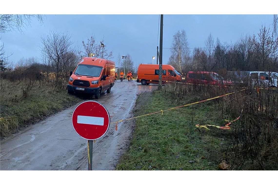 Das Frachtflugzeug war am frühen Montagmorgen kurz vor der geplanten Landung in der Nähe des Flughafens Vilnius in ein Wohngebiet gestürzt und am Boden zerschellt.