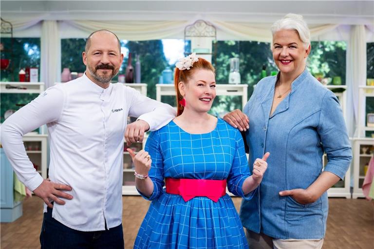 "Das große Backen"-Team v.l.n.r.: Christian Hümbs, Enie van de Meiklokjes und Bettina Schliephake-Burchardt