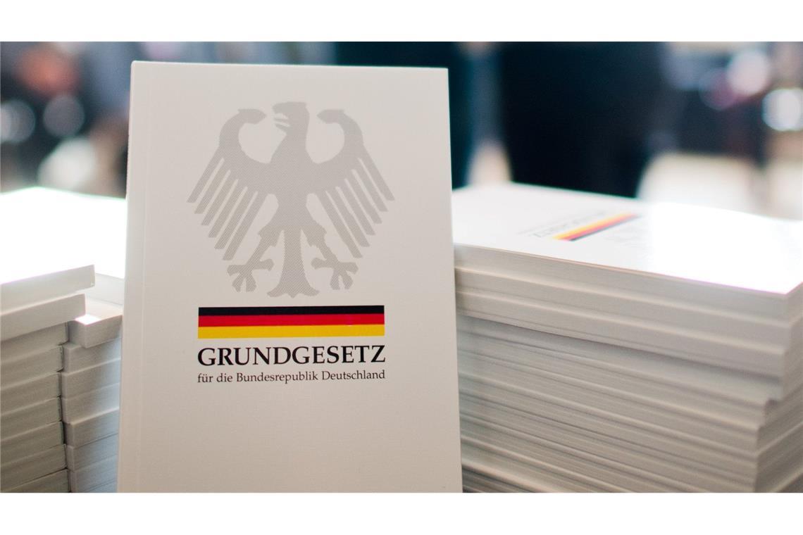 Das Grundgesetz regelt den Weg zu einer Neuwahl.