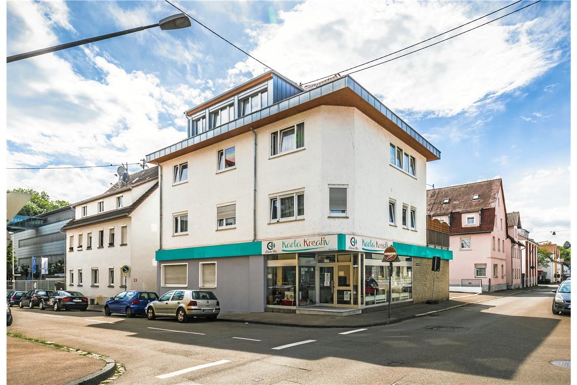 Ein Leben auf Pause Das Haus Karla befindet sich in der Karlstraße. Im Erdgeschoss ist die Werkstatt Karla Kreativ, darüber sind die Wohngemeinschaften. Foto: A. Becher