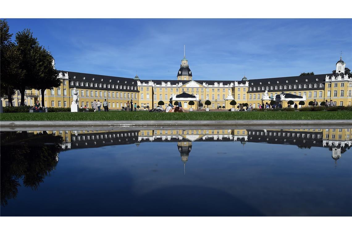 Das Karlsruher Schloss ist ein Wahrzeichen, aber drinnen eine „Bruchbude“.