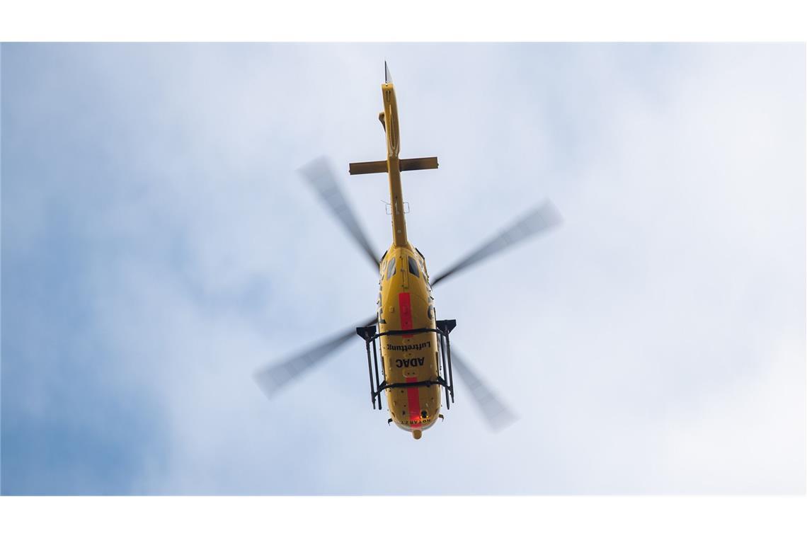 Das Kind von einem Rettungshubschrauber ins Krankenhaus geflogen. (Symbolbild)