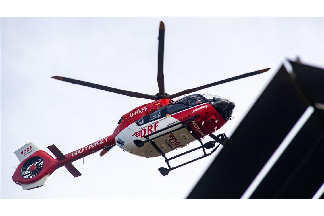 Das Kleinkind wurde mit einem Rettungshubschrauber ins Krankenhaus gebracht. (Symbolbild)