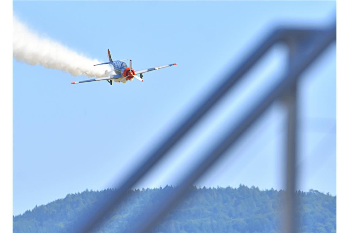 Das Kunstflugzeug LY-FOR  Jakowlew Jak-52, geflogen von Volker Fischer. 