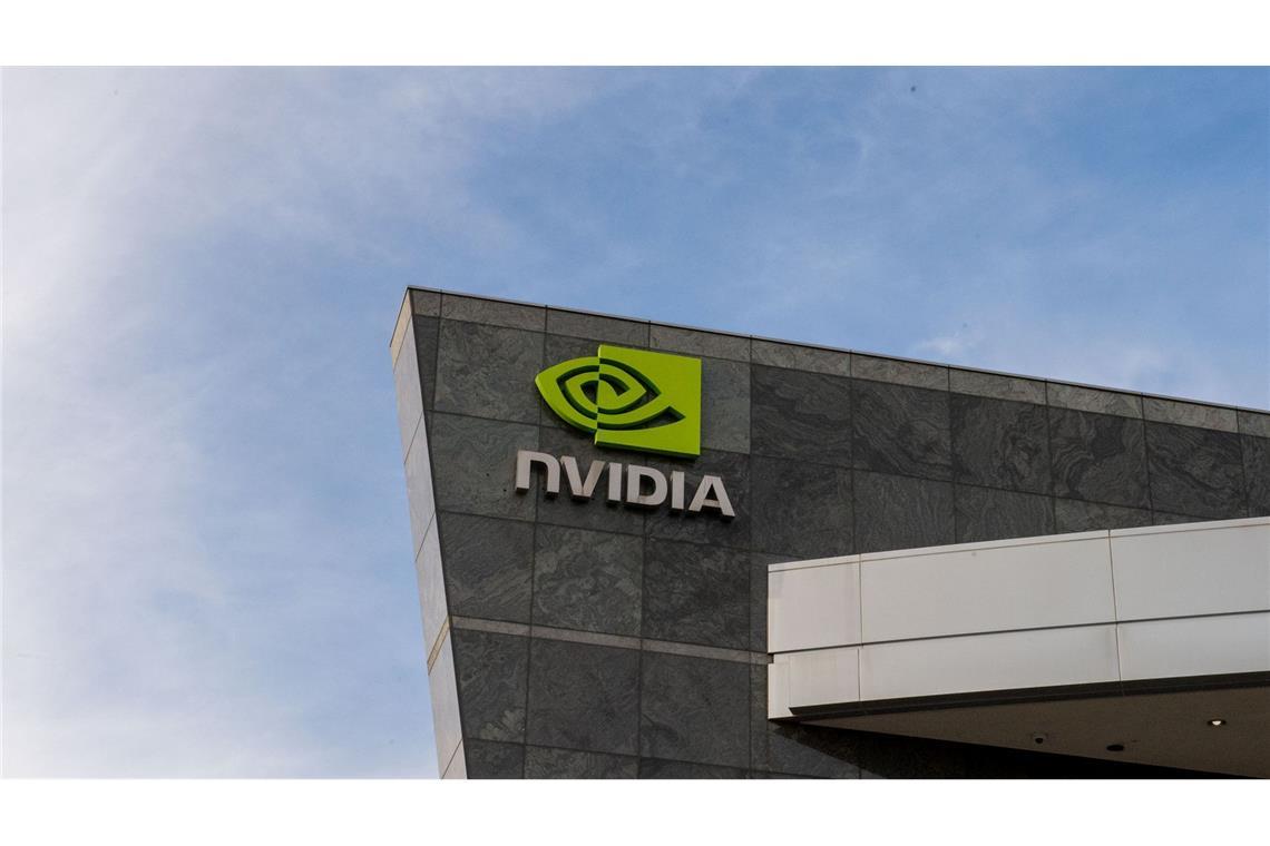 Das Logo des Chipkonzerns Nvidia am Hauptquartier im Silicon Valley.