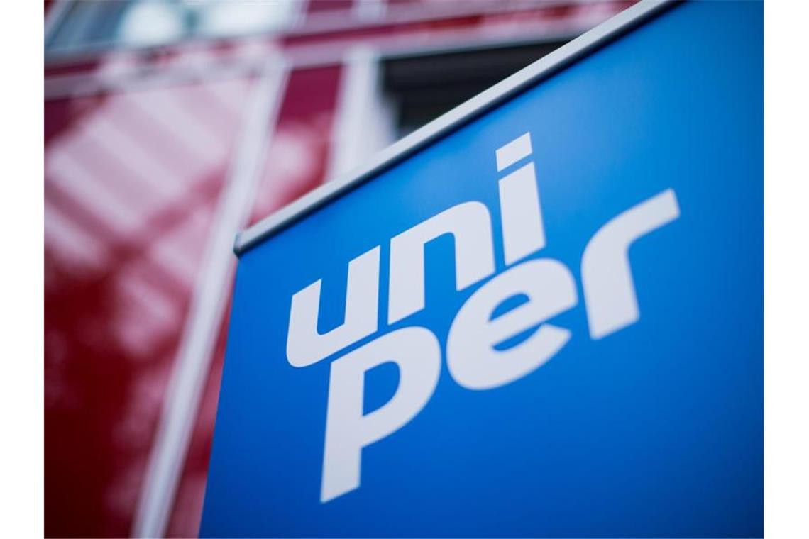 Das Logo von Uniper bei einer Bilanzpressekonferenz in der Düsseldorfer Konzernzentrale. Foto: Rolf Vennenbernd/dpa