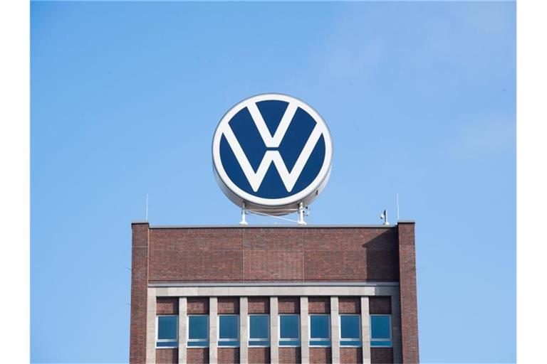 Das Markenhochhaus von Volkswagen auf dem Gelände des Autokonzerns in Wolfsburg. Foto: Julian Stratenschulte/dpa/Symbolbild