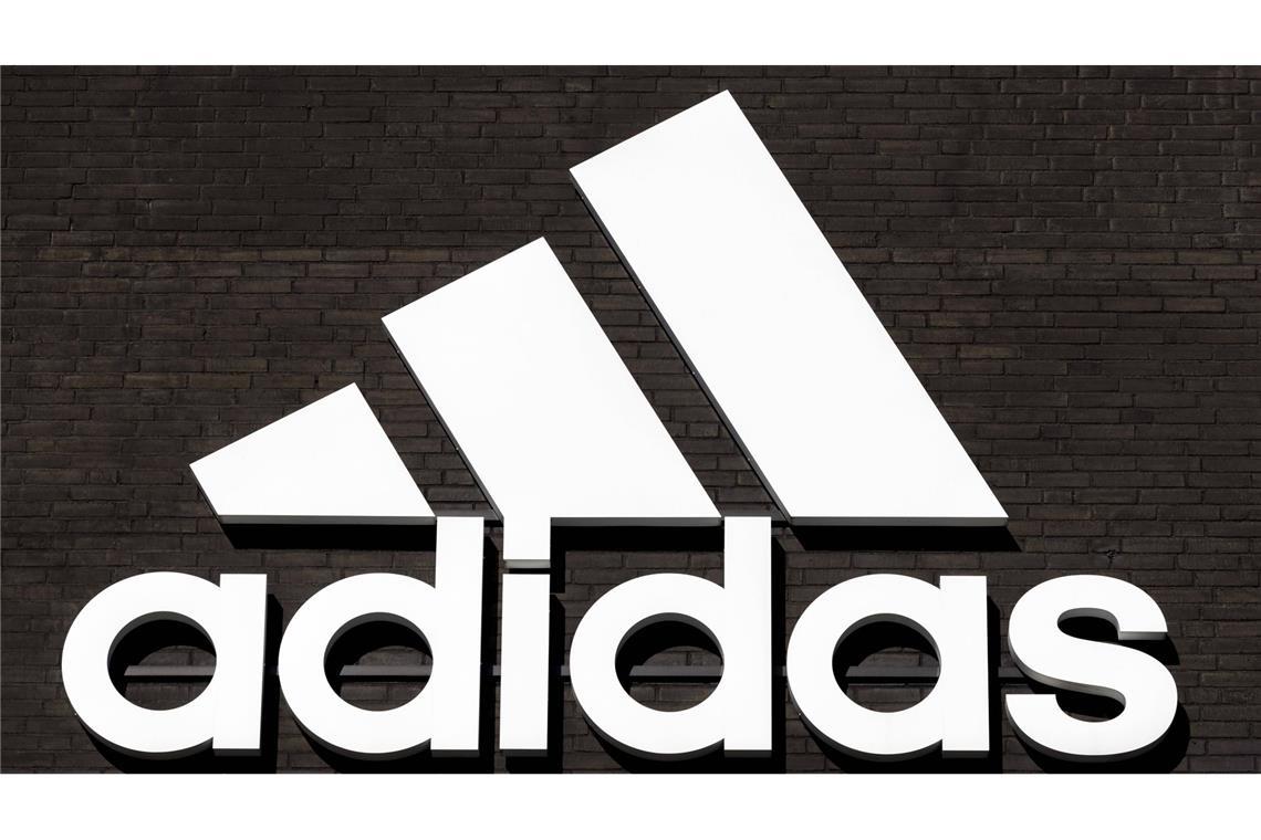 Das  Markenzeichen von Adidas: drei simple Streifen