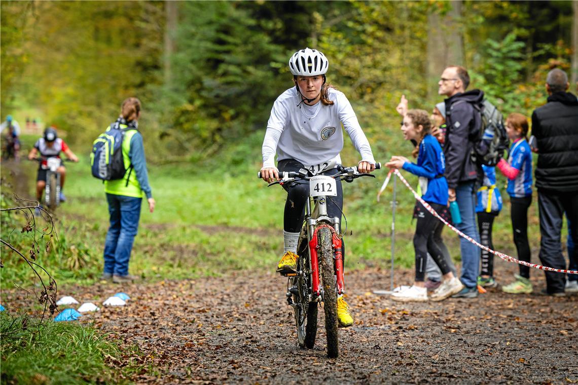 Das Putzen der Mountainbikes wird eine längere Angelegenheit.