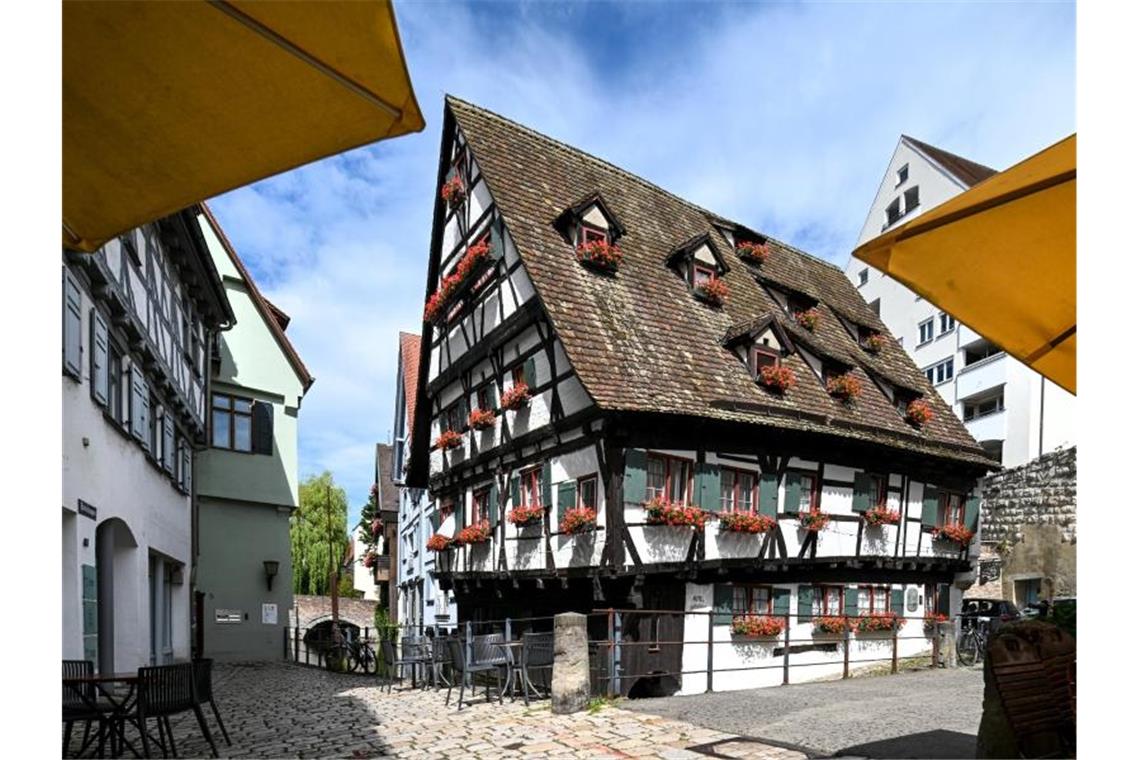 S wie Schiefes Haus in Ulm Übernachten in Schräglage