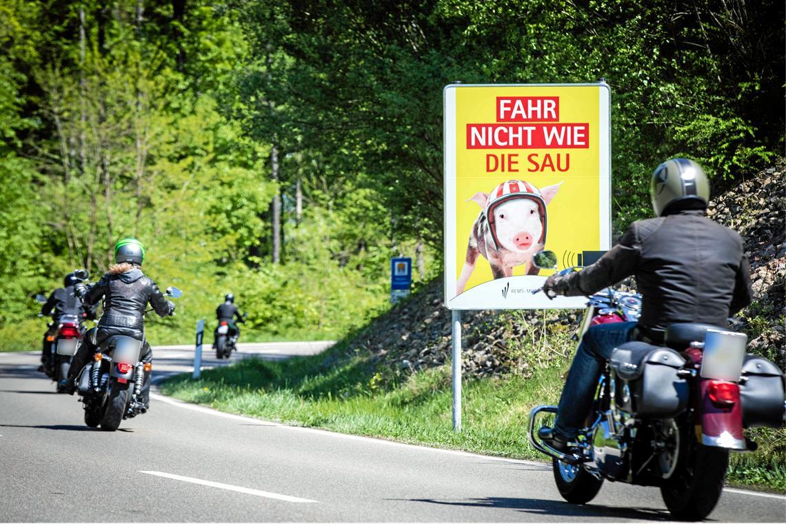 Das schöne Wetter lockt viele Motorradfahrer wieder auf die Straßen. Symbolfoto: Benjamin Beytekin