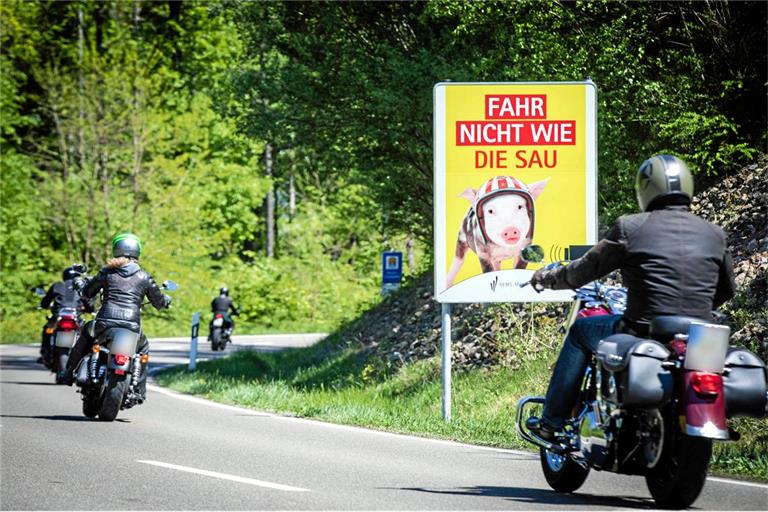 Das schöne Wetter lockt viele Motorradfahrer wieder auf die Straßen. Symbolfoto: Benjamin Beytekin