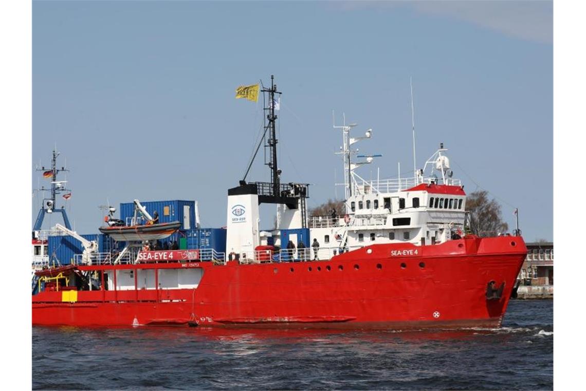 „Sea-Eye 4“ hat mehr als 300 Bootsmigranten gerettet Das Seenotrettungsschiff „Sea-Eye 4“ ist im April von Rostock aus zum Einsatz ins Mittelmeer aufgebrochen. Foto: Bernd Wüstneck/dpa-Zentralbild/dpa