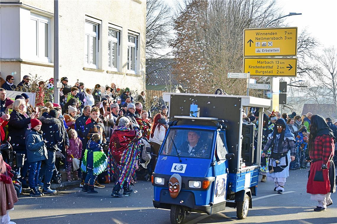 Das Seifenblasen-Mobil der Saubachhexa aus Bissingen. Faschingsverein Burgstette...