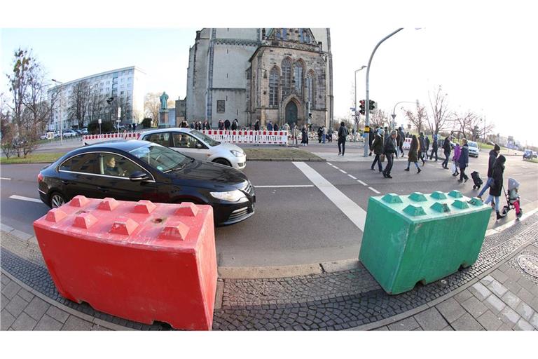 Das Sicherheitskonzept für den Weihnachtsmarkt und die polizeiliche Einsatzkonzeption stehen im Fokus. (Archivbild)