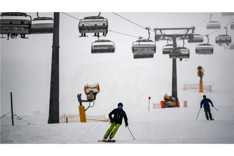 Das Skigebiet auf dem Feldberg im Schwarzwald will in Kürze seine Pisten öffnen. (Archivfoto)