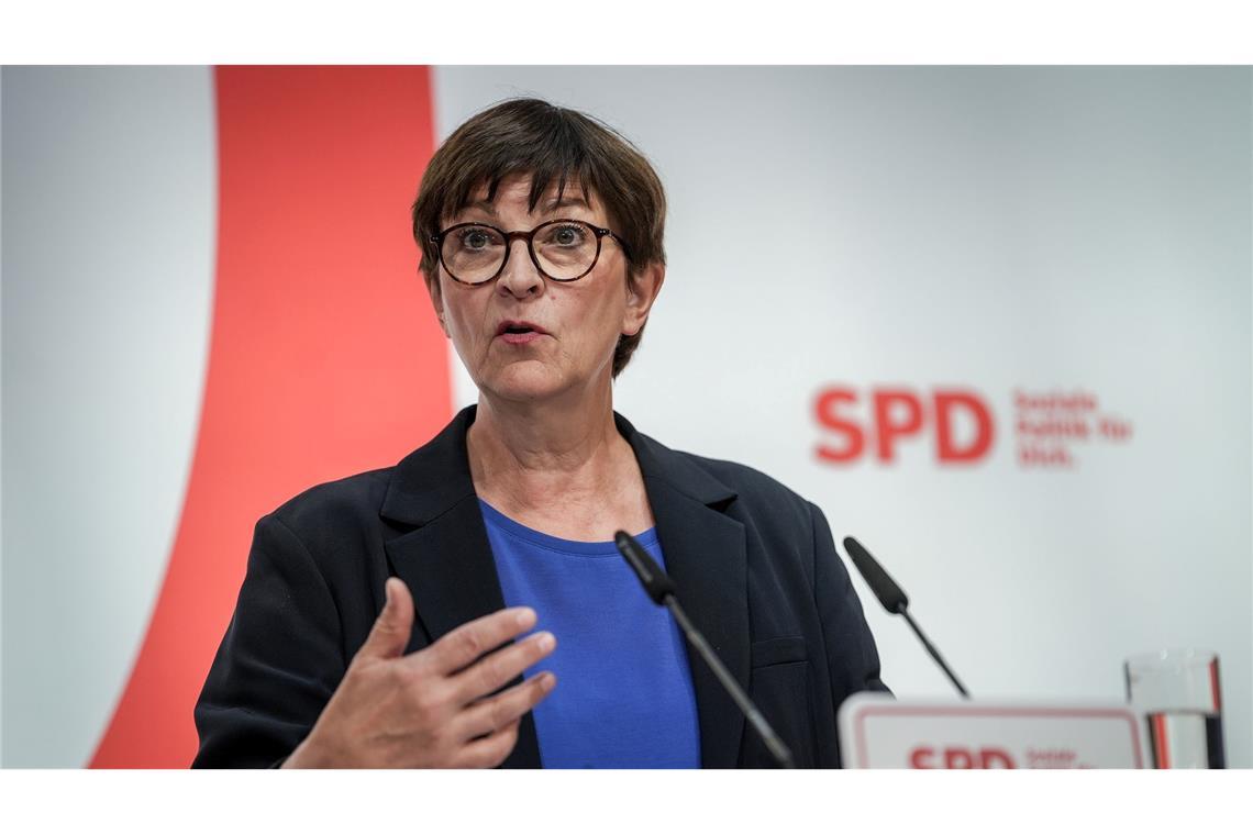 Das Tariftreuegesetz kommt, da ist sich die SPD-Vorsitzende Esken sicher. Aber offensichtlich stellt sich die FDP noch quer. (Archivbild)